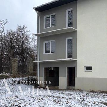 Продам квартиру в новозбудованому будинку