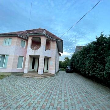 Здається в оренду 5 ти кімн. Будинок
