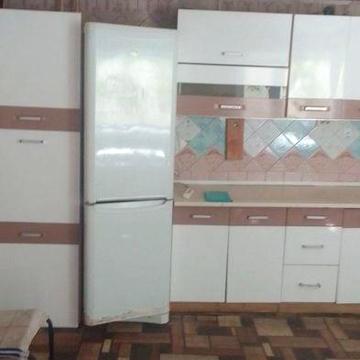 Продам будинок з  городом та літнім будиночком.