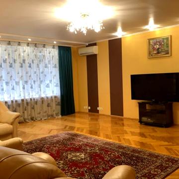 Оренда комфортноі квартири в Центрі, вул. Кониського (Тургенівська)