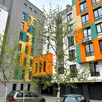 ЗДАНА 3 кім квартира 2 балкони та камін + комора р-н 555Велес