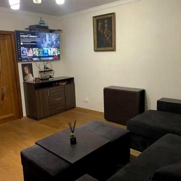 Продаж 3к квартири 76 кв. м на вул. Карпенка