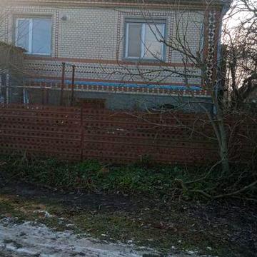 Продам великий будинок біля річки
