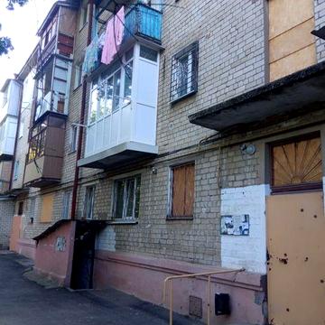 Продаю 2 к. кв. вул. Космонавтів