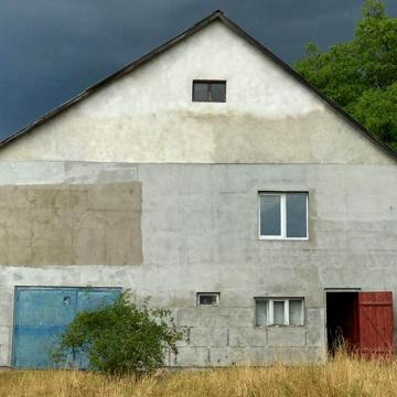 Продам будинок з земельною ділянкою