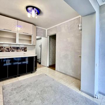Красносільського вул., 49