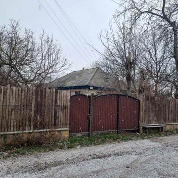 Приватний будинок на рівній ділянці