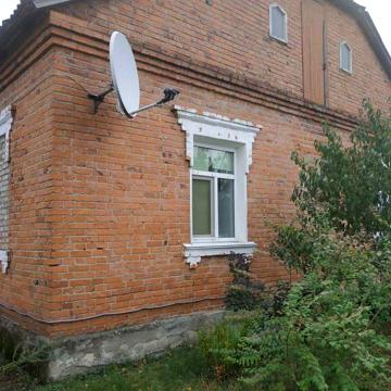 Продам двокімнатну квартиру (пів будинку)