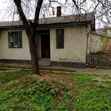 Частина будинку на вул. Шухевичів 3-х кімнатний