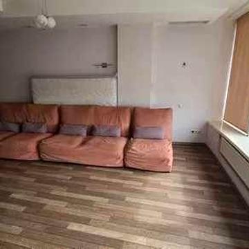 Продам 2-х ком. Центр ( Мост-Сити)