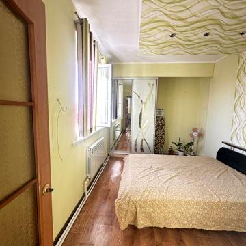 Цегляний двоповерховий будинок ділянка 12 соток приватизовна.
