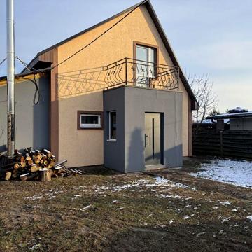 Продам будинок 2 поверхи