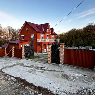 Продаж 8-ми кімнатного будинку, в с. Нові Бросківці (150м, від дороги)