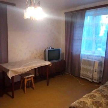 Продам 1 кімнатну квартиру в центрі