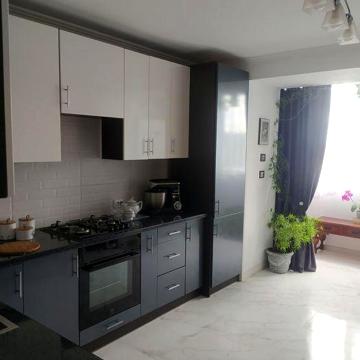 Продам 2 кімнатну квартиру 74-80м2. Корольова