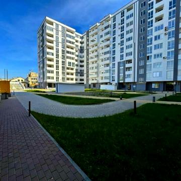 Тернопільська вул., 1