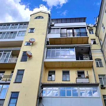 Дворівнева Сталінка на Печерську. Пилипа Орлика 10 Липки Печерськ