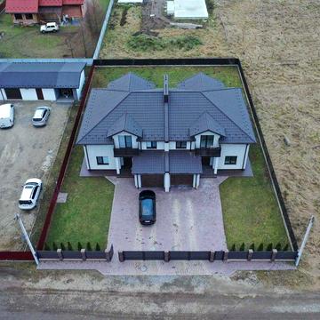 Половина котеджу-дуплекс