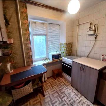 Продаж 2 кімнатної квартири в цегляному будинку