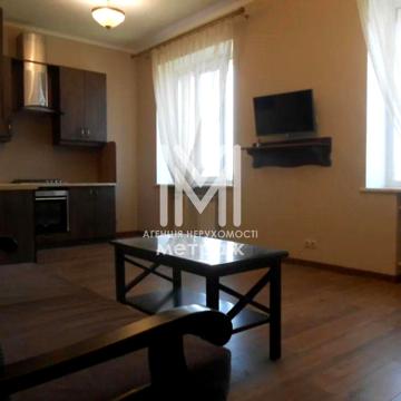 Продаж сталінки (55м) на бул. Міхновского, 9