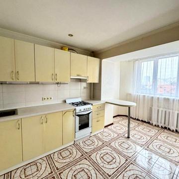 Терміново! Продам 3 кімнатну квартиру вул.Йови,3