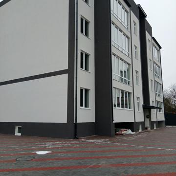 Центральна вул., 16
