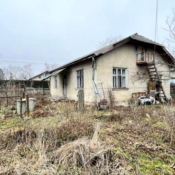 Продаж будинку із ділянкою 25 соток
