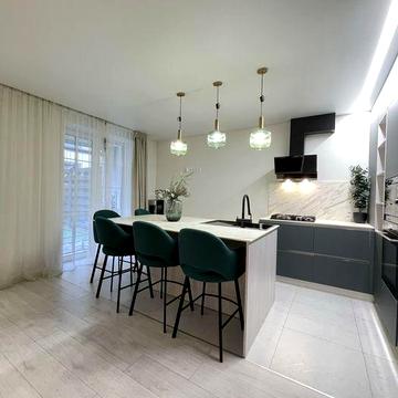 Трьох поверховий Таун Хаус з ремонтом та меблями.Лісова Буча