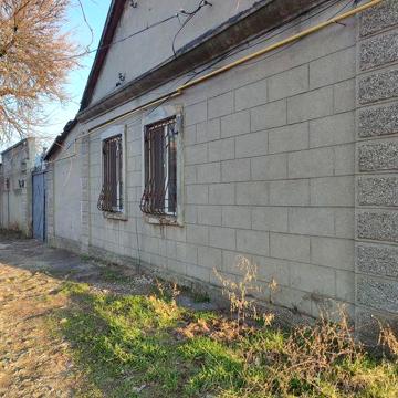 Продам два дома на одном участке,район Парковая