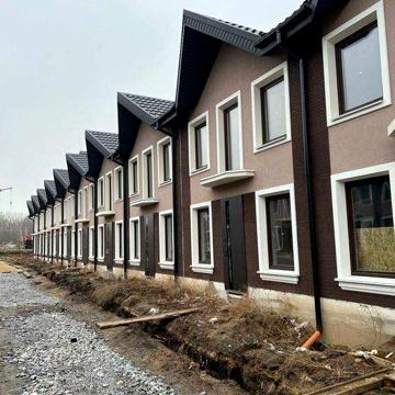 Продаж таунхаусу в Зарічанах, перша лінія!