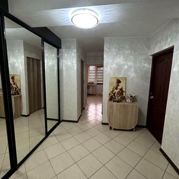 Продається 2- х кімнатна квартира м. Виноградів мік. Черняховка дом 12 ЖК Черняховка