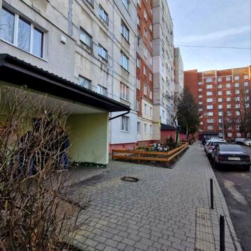 Червоної Калини просп., 75