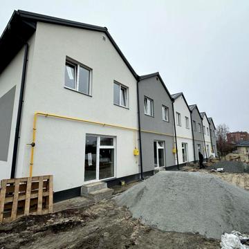 Продаж таунхаусу біля 6й школи ( з газом)