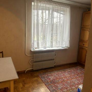 Продам 3 ком кв по ул Днепровские Пороги на Бодинском!