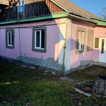 Продам будинок в районі Будинку дитини