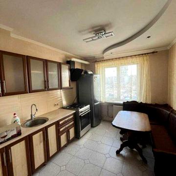 Продаж 3-кімнатної квартири пр. Лушпи. Меблі, техніка залишається!