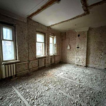 Продается 3-х комн. на Металлургов под ремонт 84 кв.м
