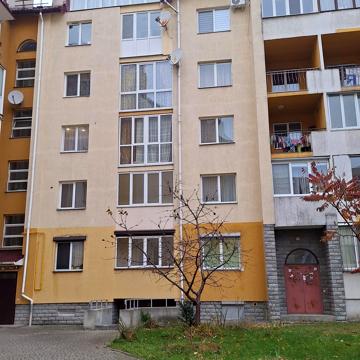 Джорджа Вашингтона вул. (), 5