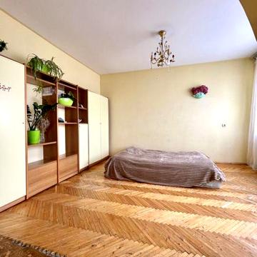 Продаж 4-кімнатної квартири вул Пасічна Актуальна !!!