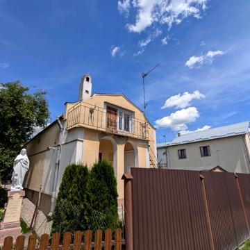 Розточчя вул., 24