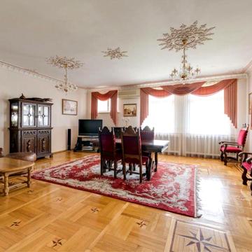 Без%. Вул. Проф. Павловського, 4 (Боткіна), метро КПІ, 4 кім., 174 м