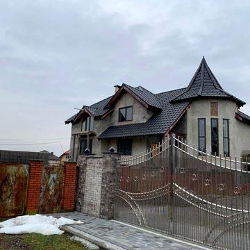 Продам будинок в Мукачево в р-н Росвигово  400 $ за кв м