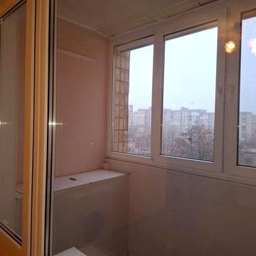 Продам 3х кімнатну з холом, (біля Босфору) на 5 Зарічному