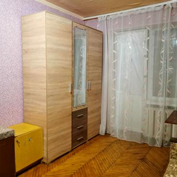 Дванадцятого Квітня вул., 26
