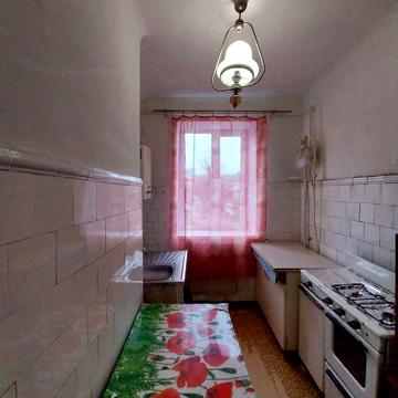 Оренда 2 квартири, індивідуальне опалення, 2 поверх, район лікарні.