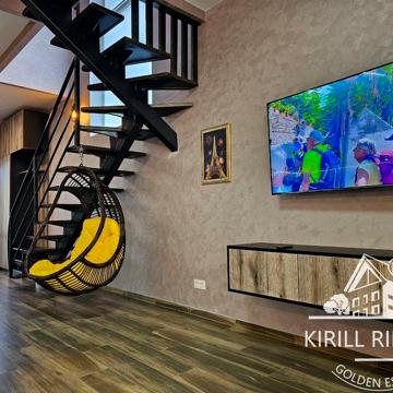 В кг «Золотые Ключи»  продается таунхаус с ремонтом и крытой парковкой