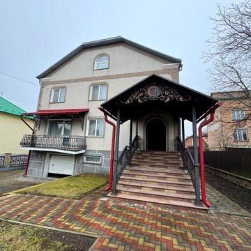 Продам будинок в Петриках, 500м2, з сауною,двома гаражами