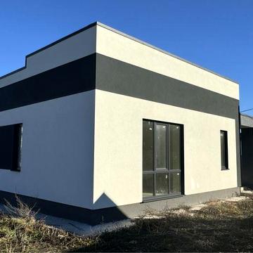 Будинок 110 кв м 6,5 соток 1 поверх ,3 кімнати , всі комунікації