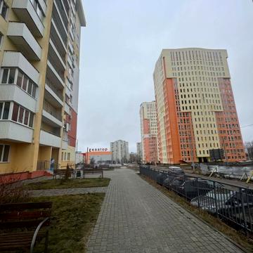 Гвардійців-Широнінців вул., 74 б