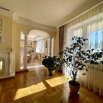 Оренда квартири 126 м², видова, вул.Срібнокільска, 12